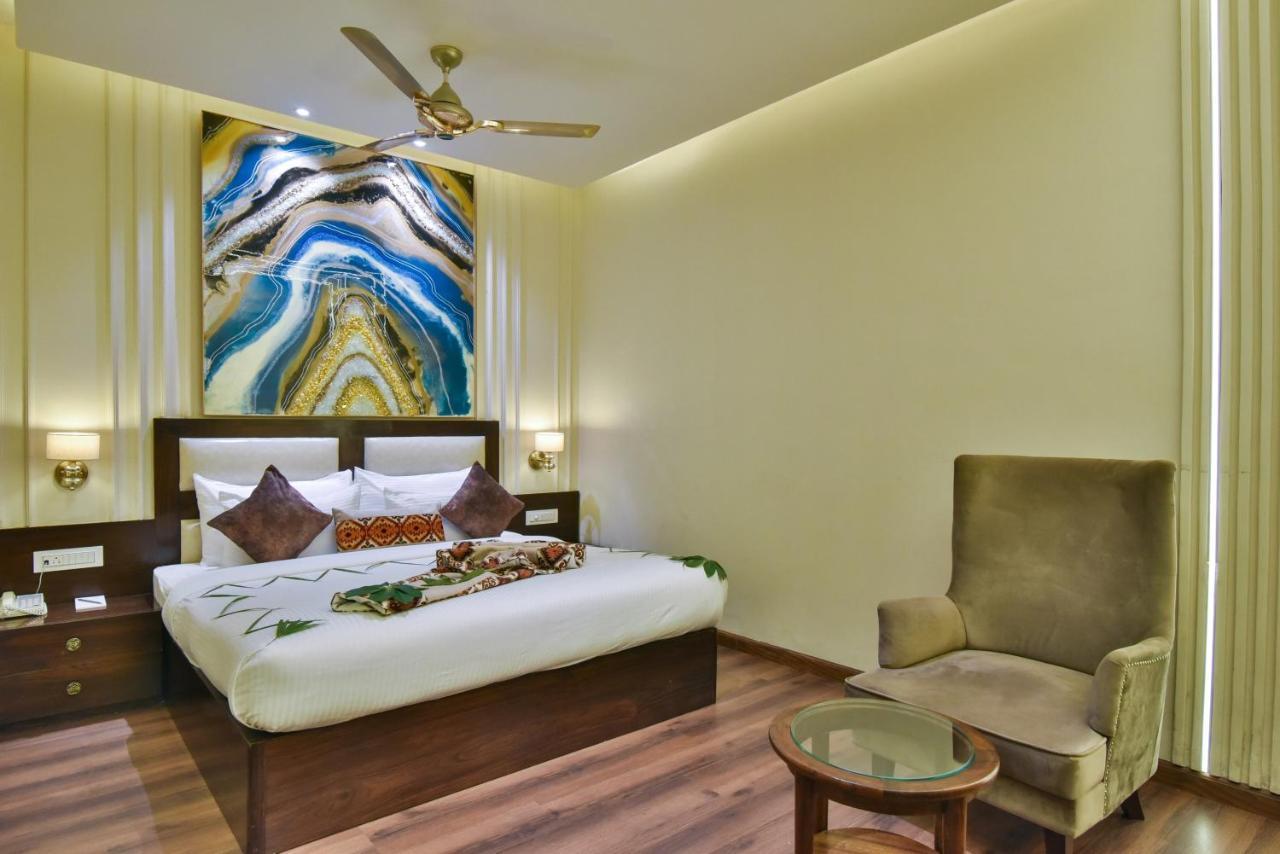 Hotel Br Grand With Nimo Club Amritsar -5 Mint From Golden Temple Exterior foto